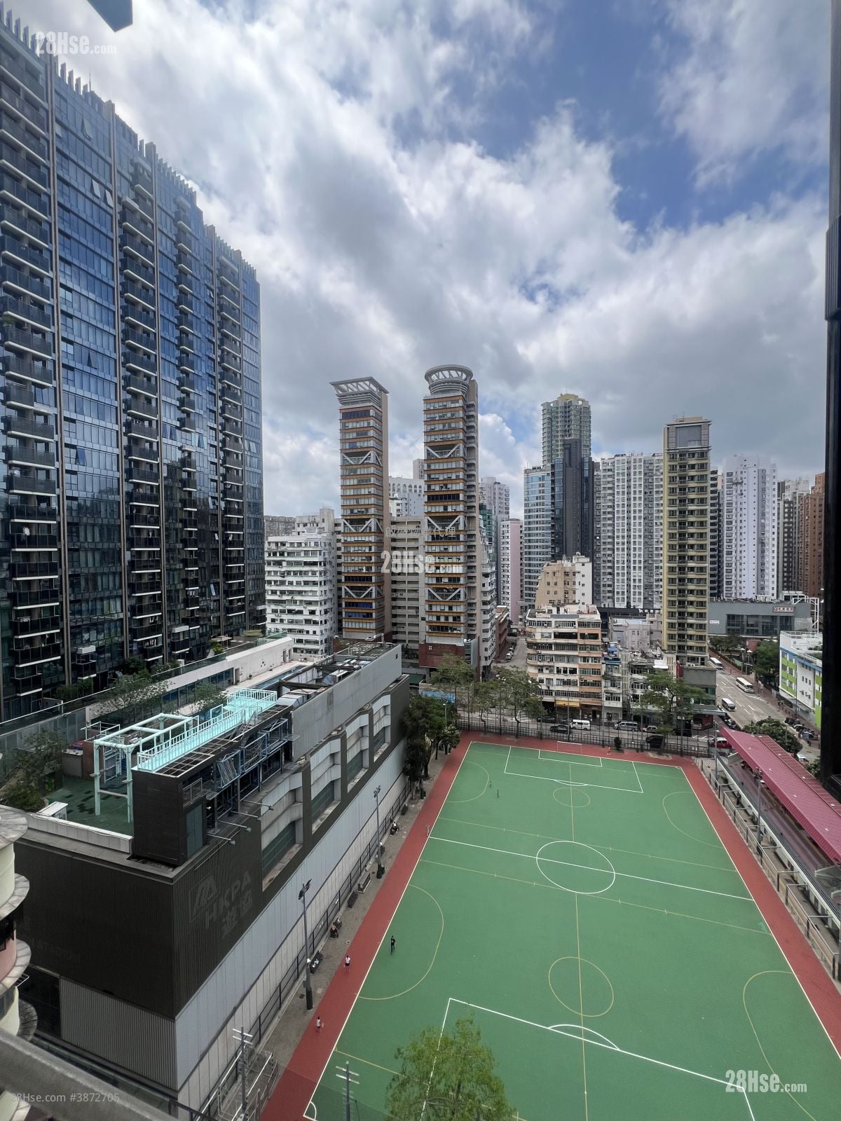 Tak Bo Building Sell 3 Bedrooms , 1 Bathroom 509 ft²