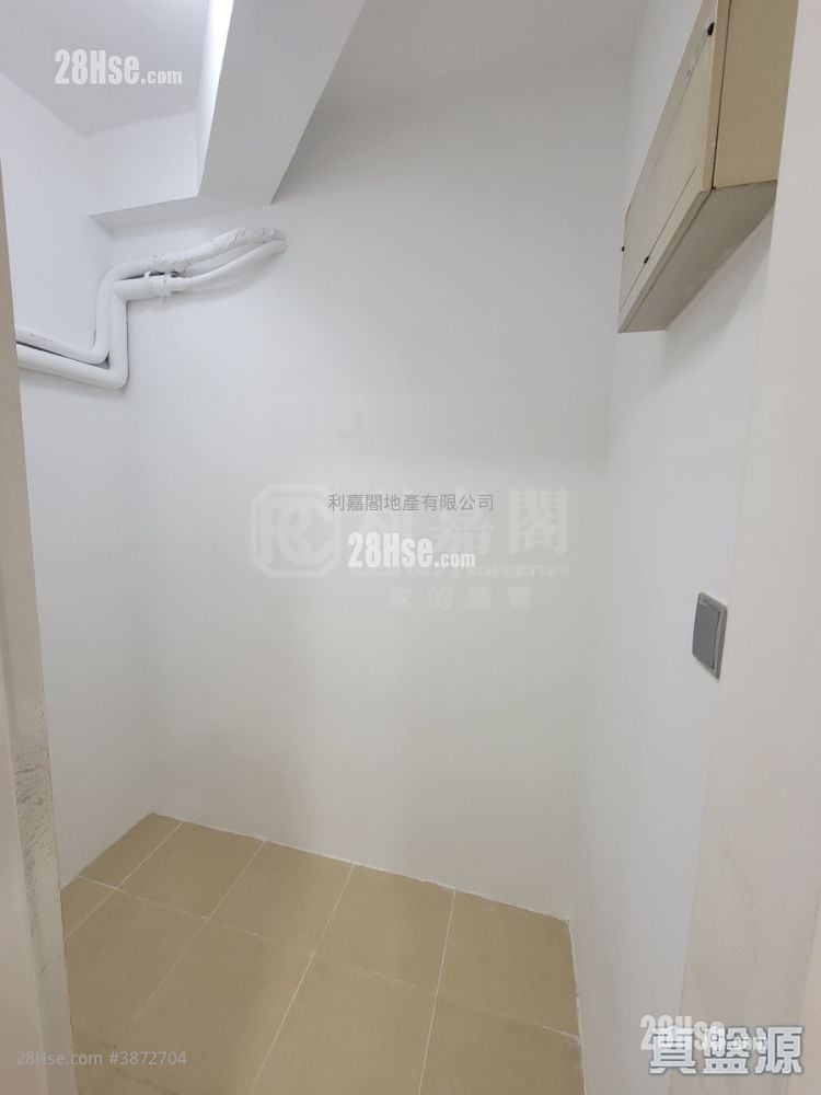 The Victoria Towers Sell 3 Bedrooms , 2 Bathrooms 785 ft²
