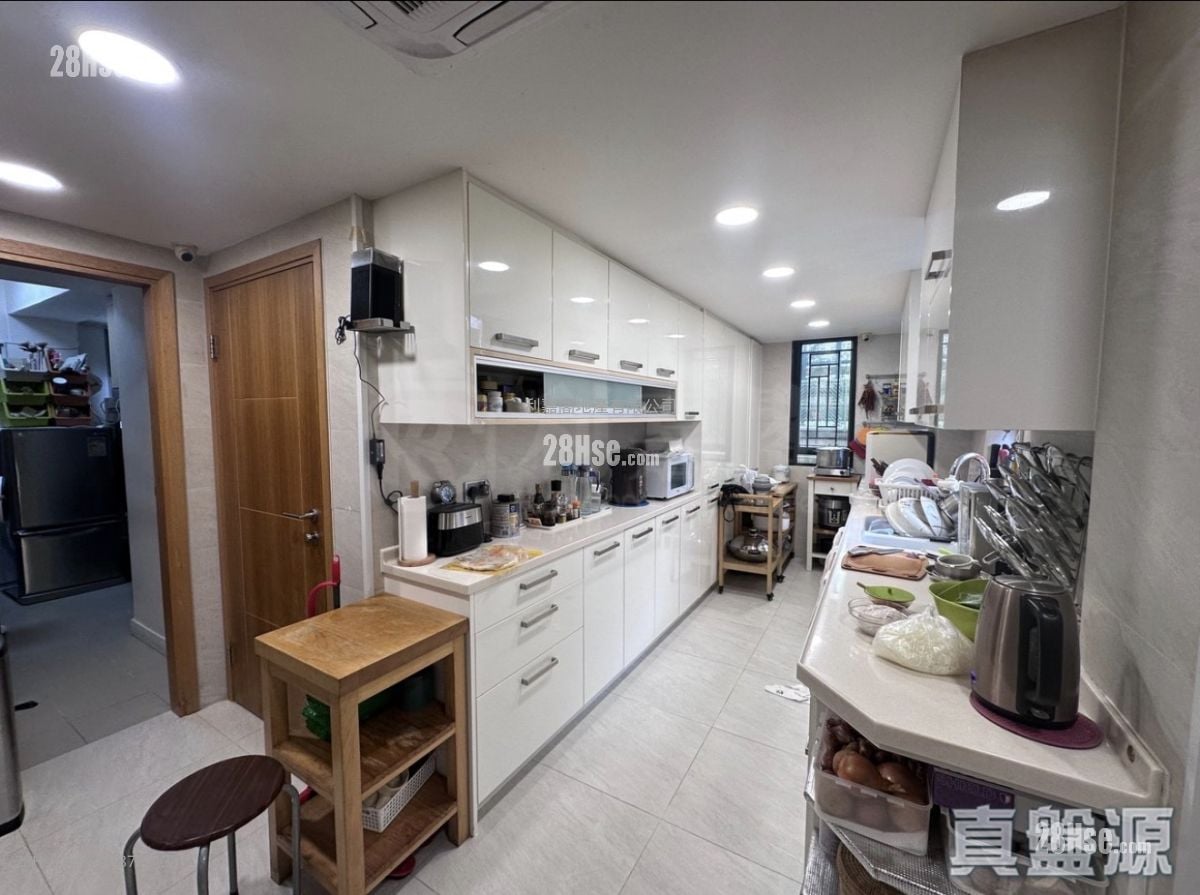 3 La Salle Road Sell 2,260 ft²