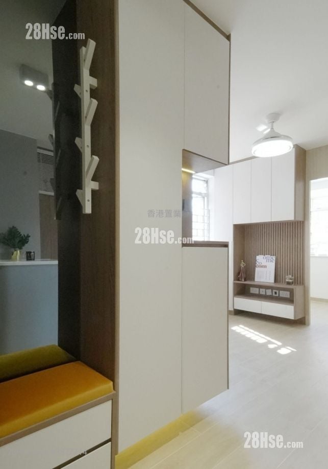 Amoy Gardens Sell 2 Bedrooms , 1 Bathroom 390 ft²