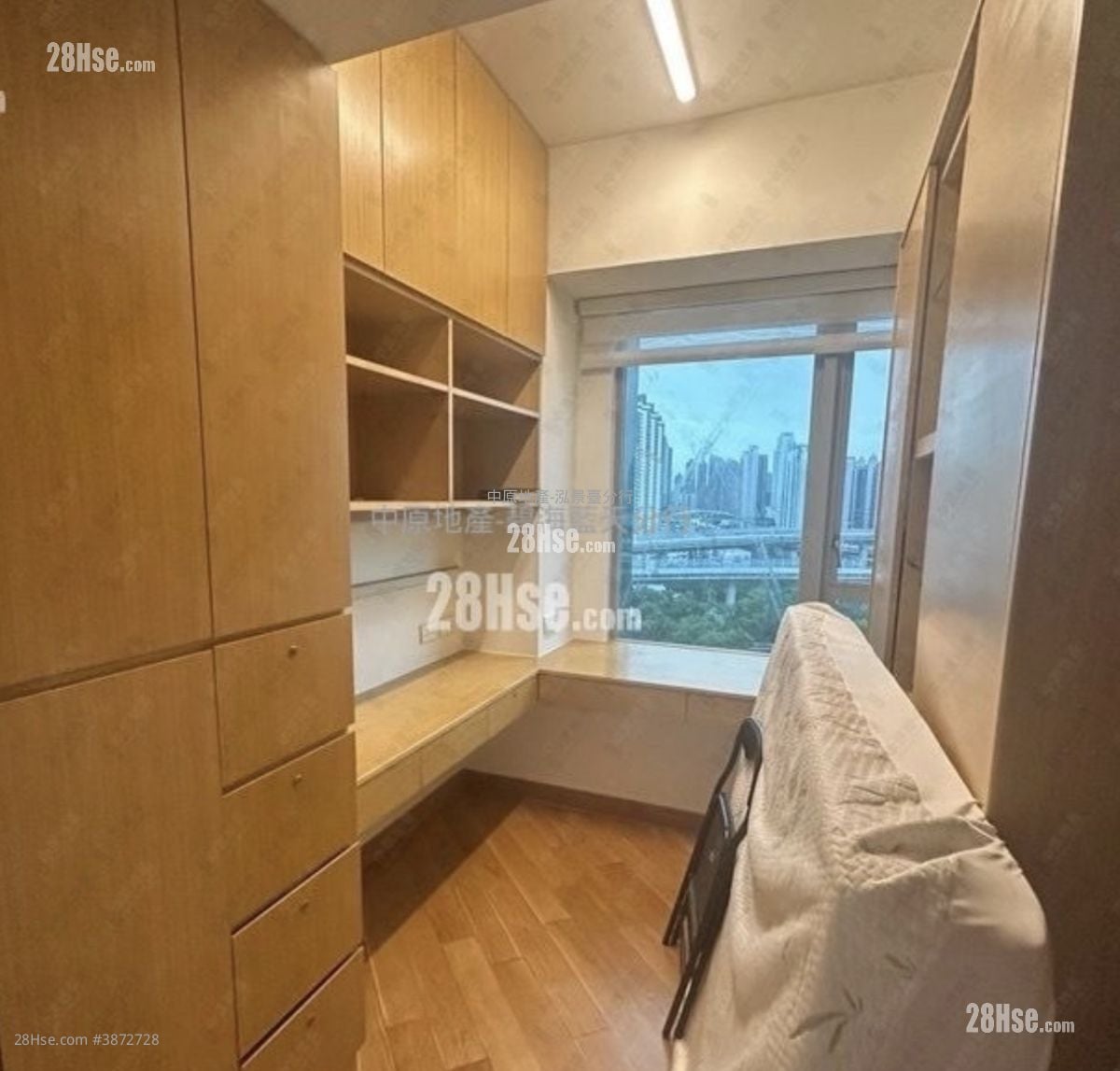 Manhattan Hill Sell 4 Bedrooms 1,351 ft²