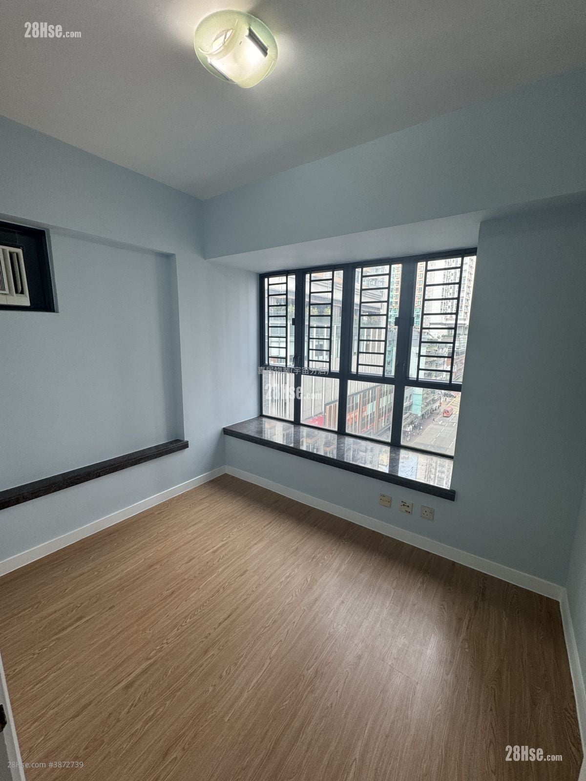 Florence Plaza Sell 3 Bedrooms , 1 Bathroom 534 ft²