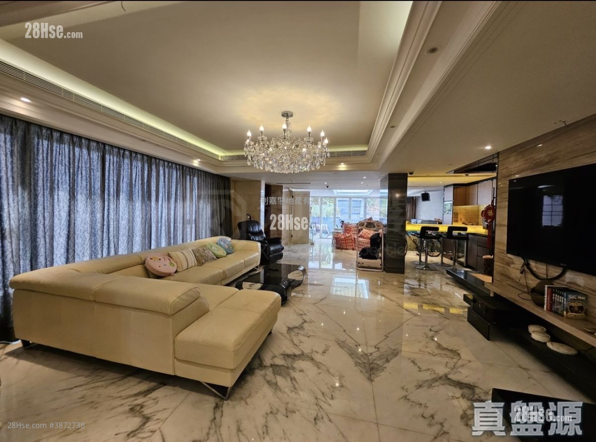 Silver Crest Sell 5+ Bedrooms 3,256 ft²