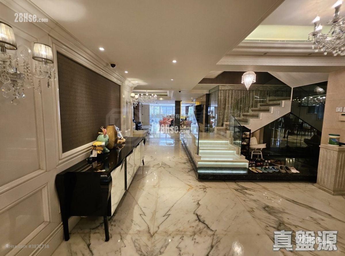 Silver Crest Sell 5+ Bedrooms 3,256 ft²