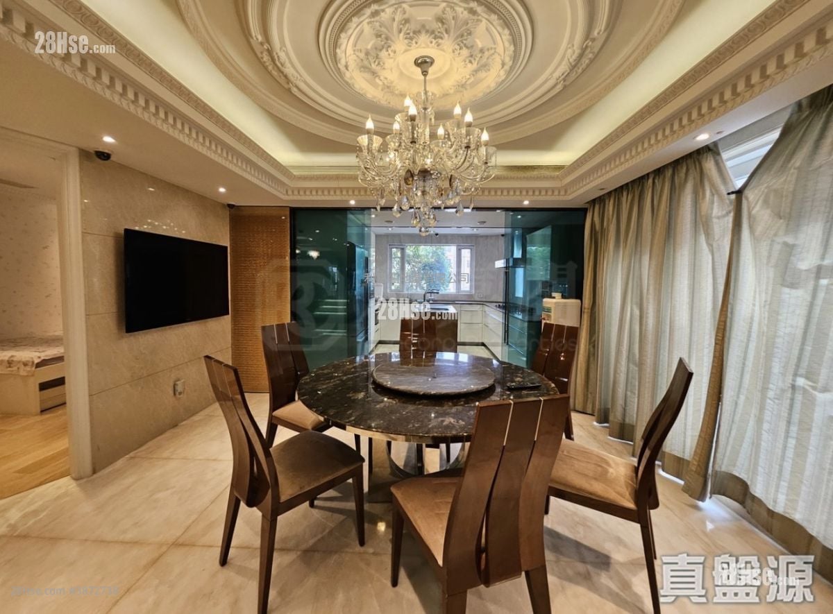 Silver Crest Sell 5+ Bedrooms 3,256 ft²