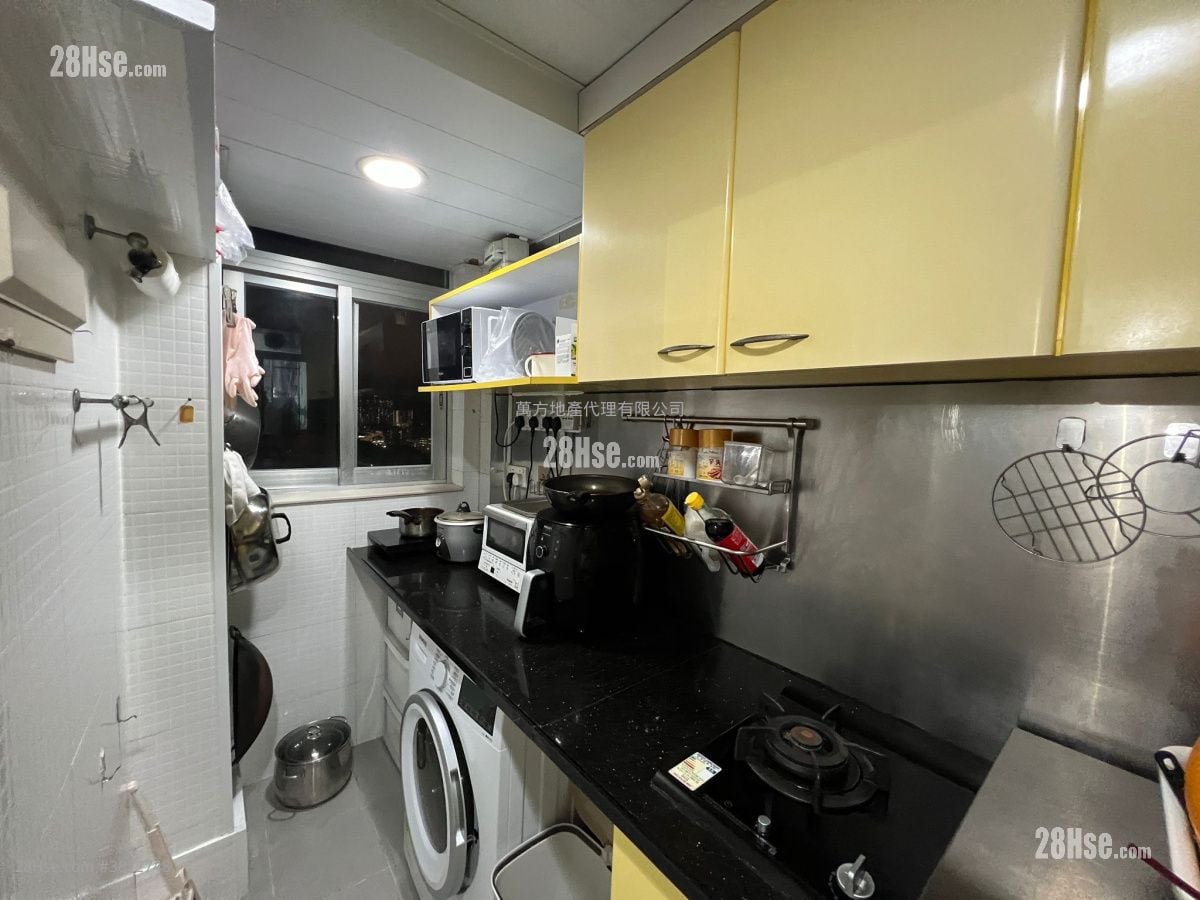Kwong Yuen Estate Sell 3 Bedrooms , 1 Bathroom 598 ft²
