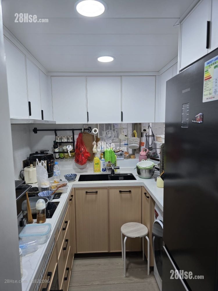 Yoho Town Sell 3 Bedrooms , 3 Bathrooms 516 ft²