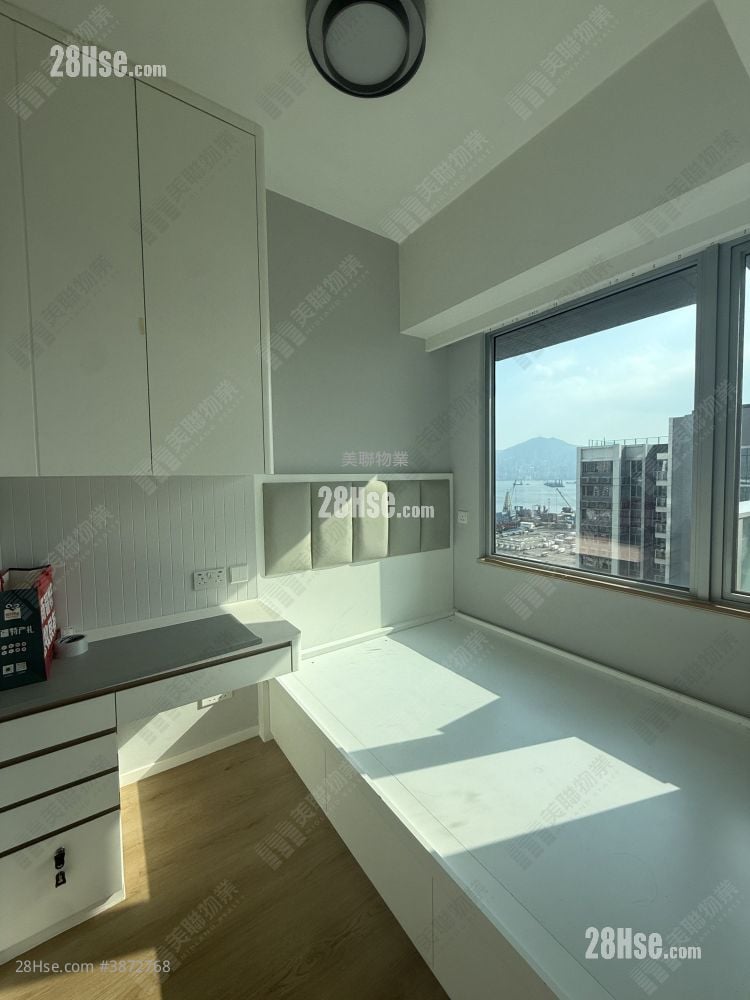 Cullinan West Sell 2 Bedrooms 468 ft²