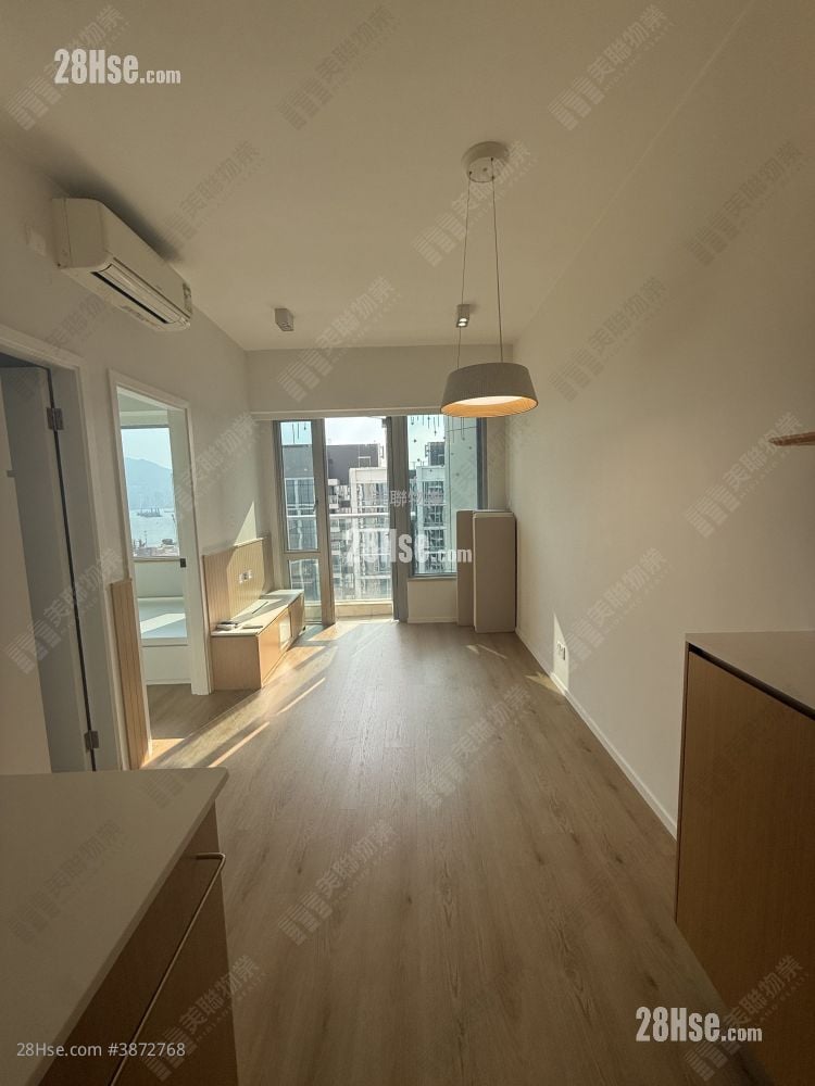 Cullinan West Sell 2 Bedrooms 468 ft²