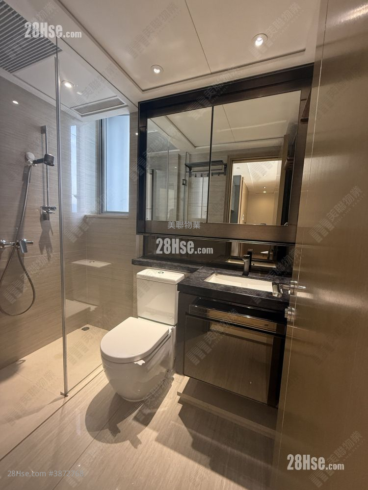 Cullinan West Sell 2 Bedrooms 468 ft²