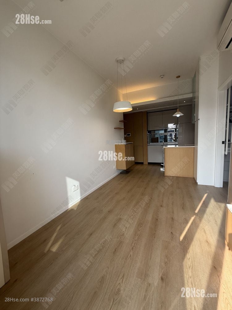 Cullinan West Sell 2 Bedrooms 468 ft²