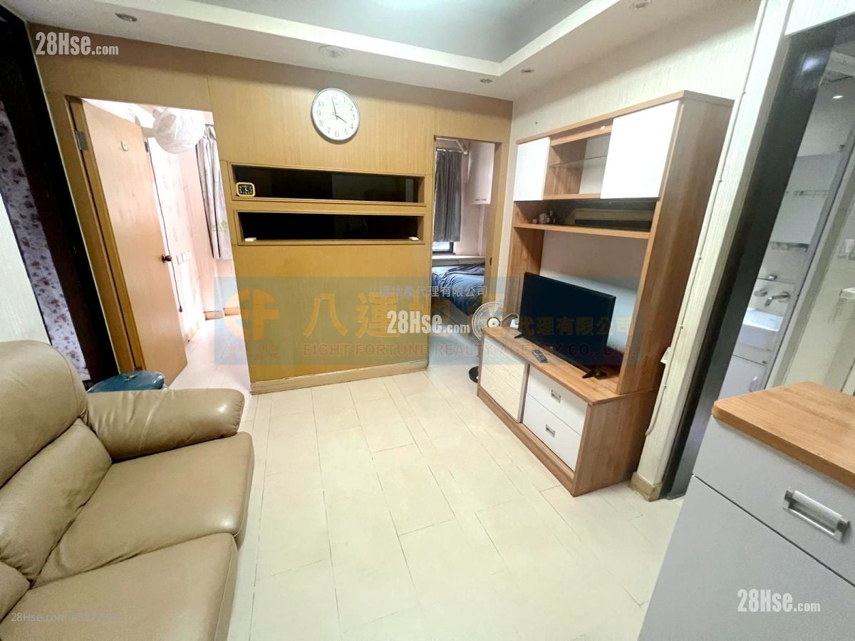Hing Lung Building Sell 2 Bedrooms , 1 Bathroom 298 ft²