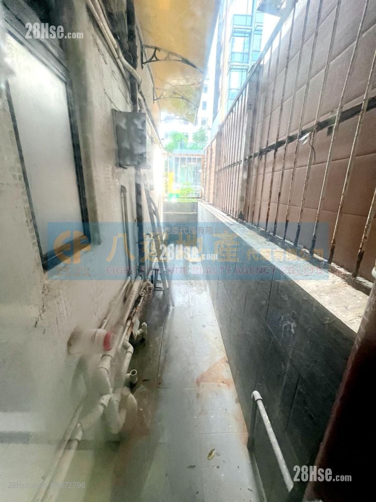 Hing Lung Building Sell 2 Bedrooms , 1 Bathroom 298 ft²