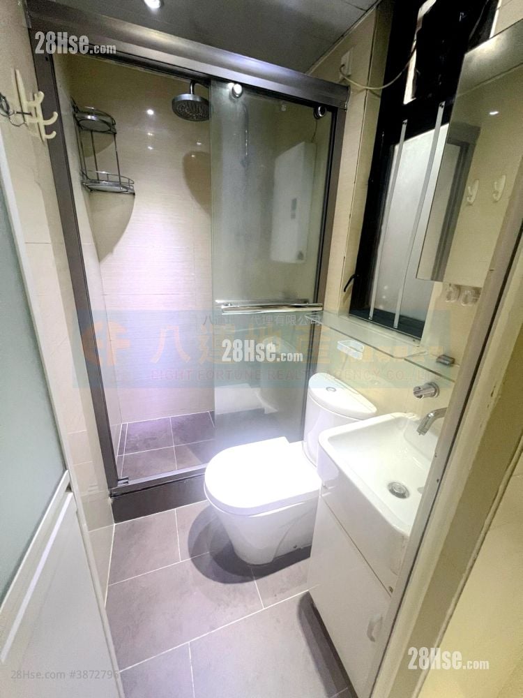 Hing Lung Building Sell 2 Bedrooms , 1 Bathroom 298 ft²