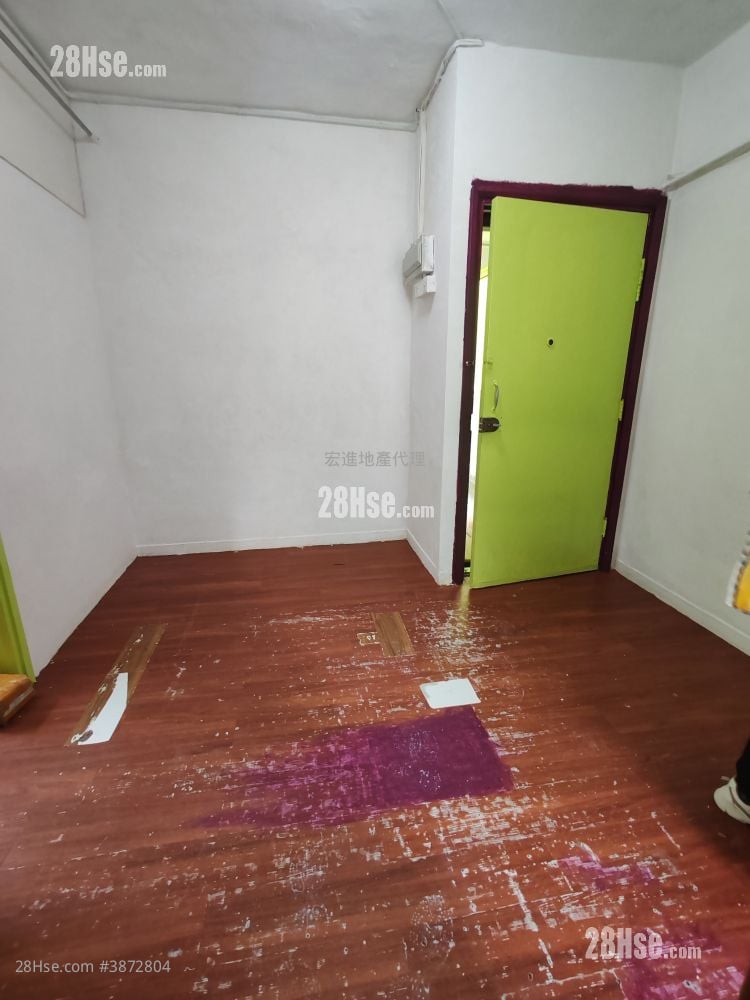 Wing Fai Building Rental 300 ft²
