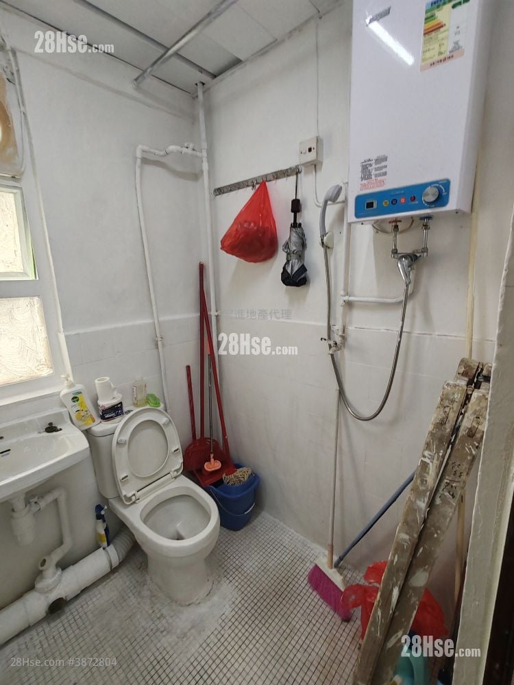 Wing Fai Building Rental 300 ft²