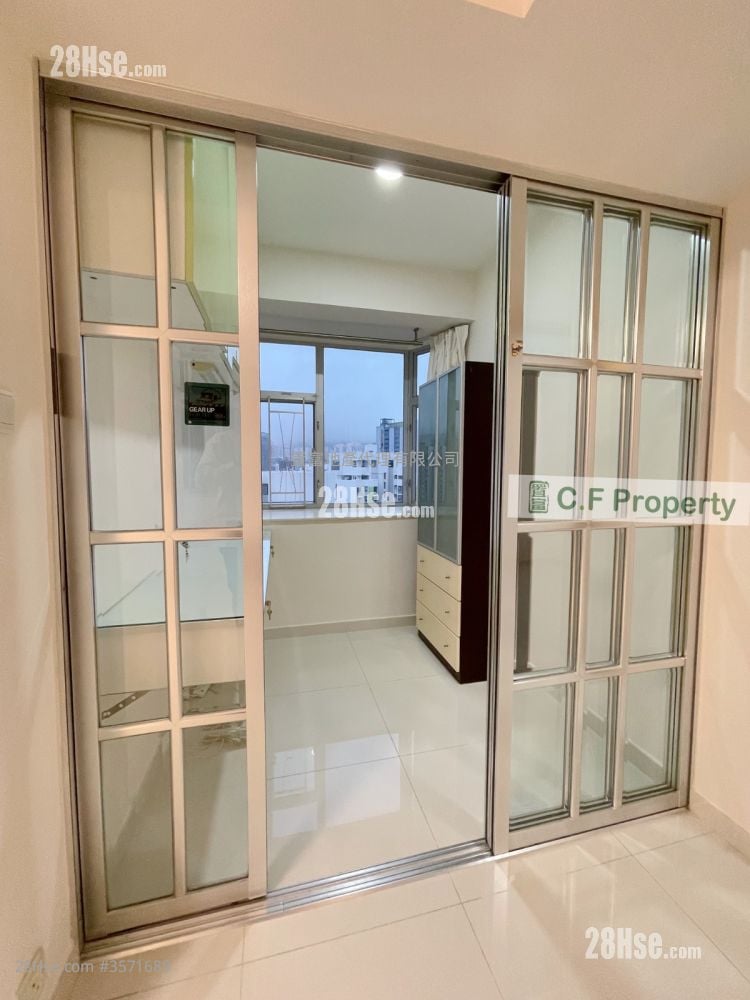 Kwai Fong Terrace Sell 3 Bedrooms , 1 Bathroom 473 ft²