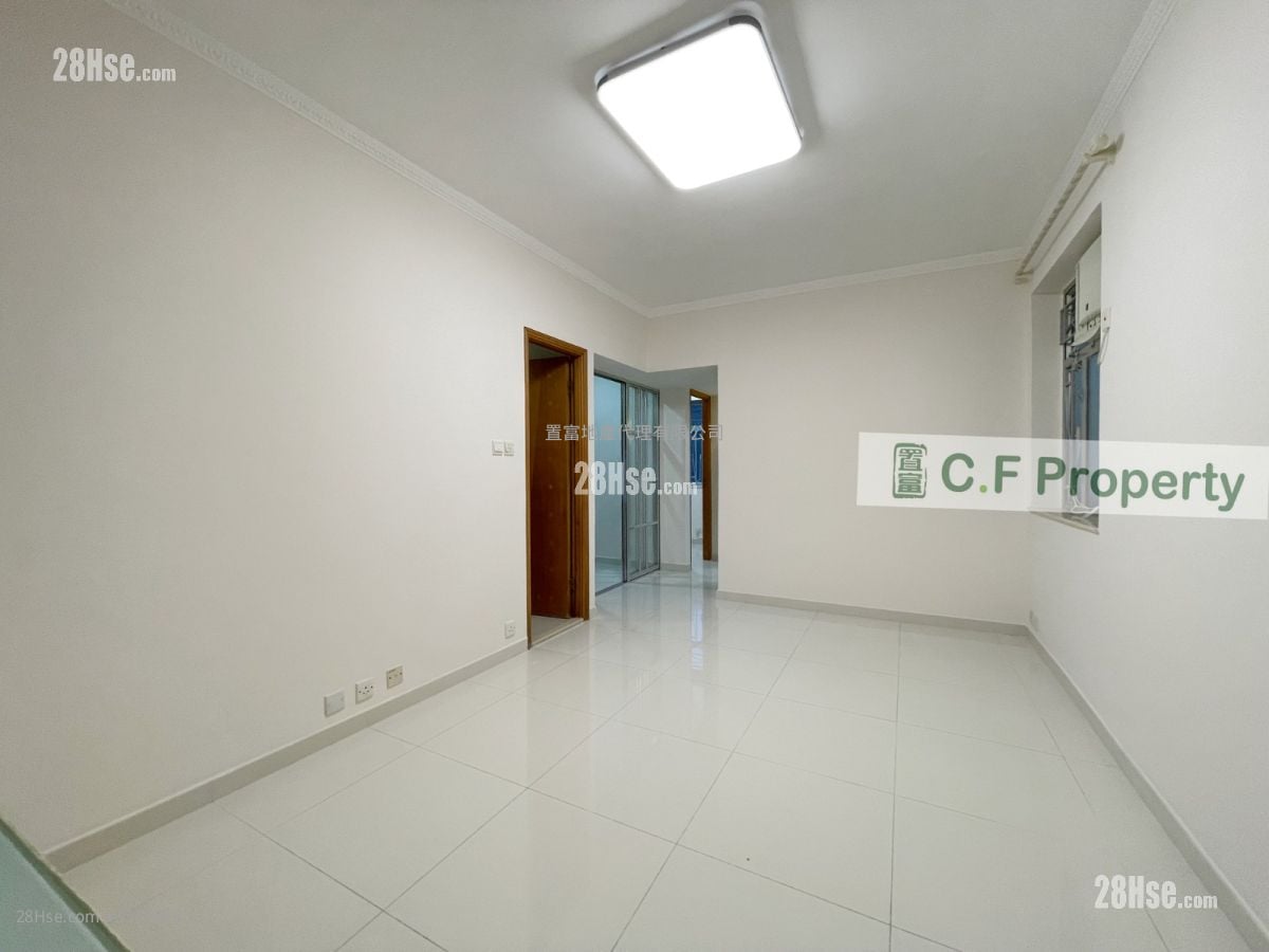 Kwai Fong Terrace Sell 3 Bedrooms , 1 Bathroom 473 ft²