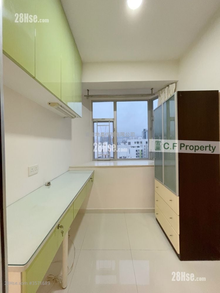 Kwai Fong Terrace Sell 3 Bedrooms , 1 Bathroom 473 ft²