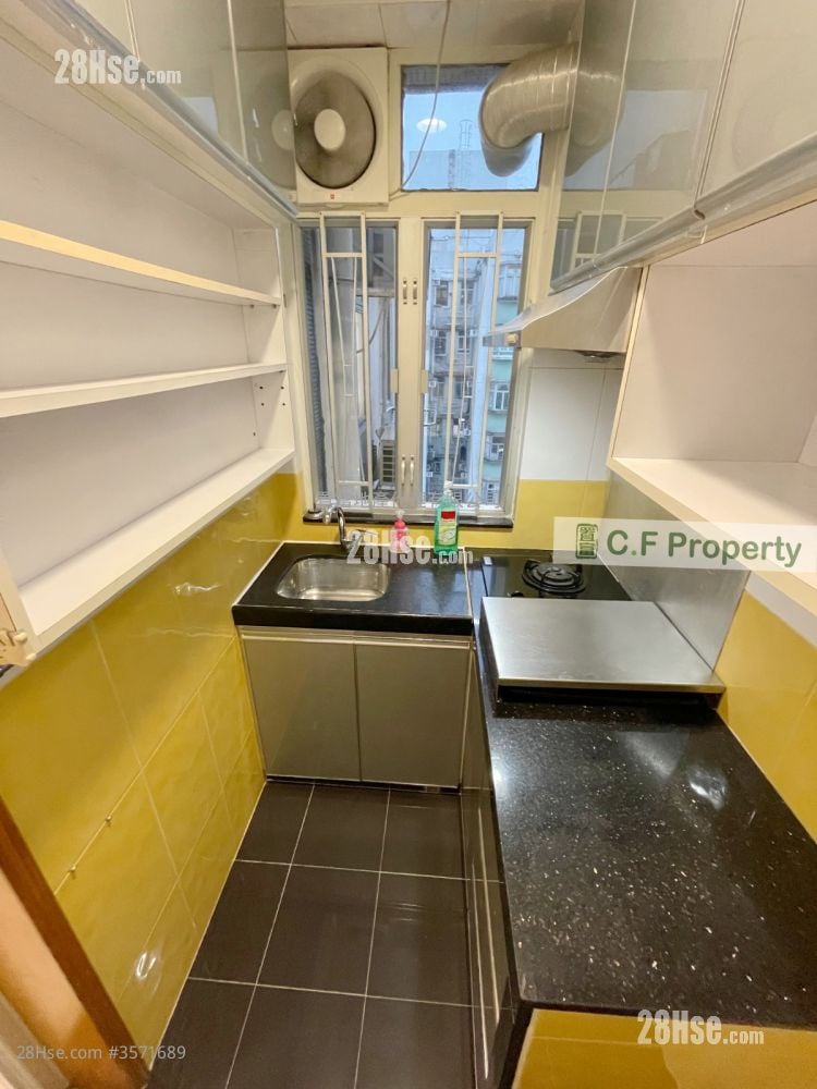 Kwai Fong Terrace Sell 3 Bedrooms , 1 Bathroom 473 ft²