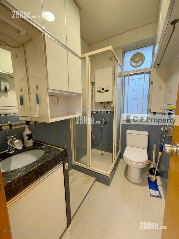 Kwai Fong Terrace Sell 3 Bedrooms , 1 Bathroom 473 ft²