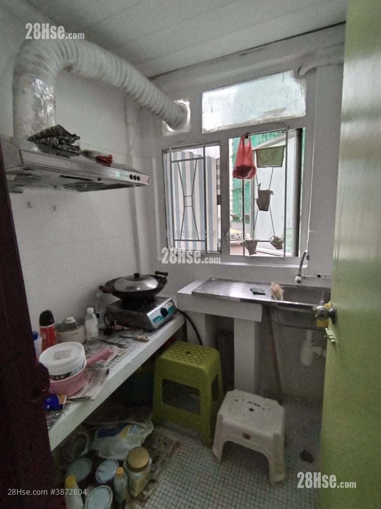 Wing Fai Building Rental 300 ft²