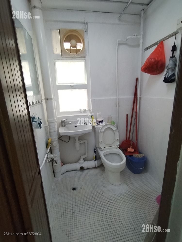 Wing Fai Building Rental 300 ft²