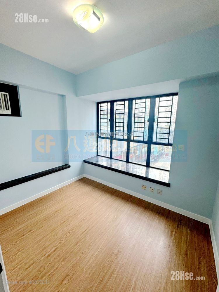 Florence Plaza Sell 3 Bedrooms , 2 Bathrooms 534 ft²