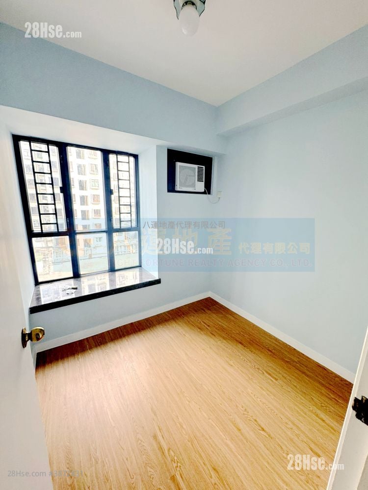 Florence Plaza Sell 3 Bedrooms , 2 Bathrooms 534 ft²