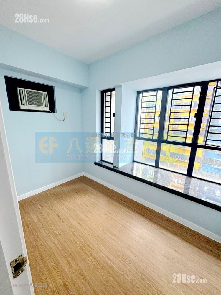 Florence Plaza Sell 3 Bedrooms , 2 Bathrooms 534 ft²