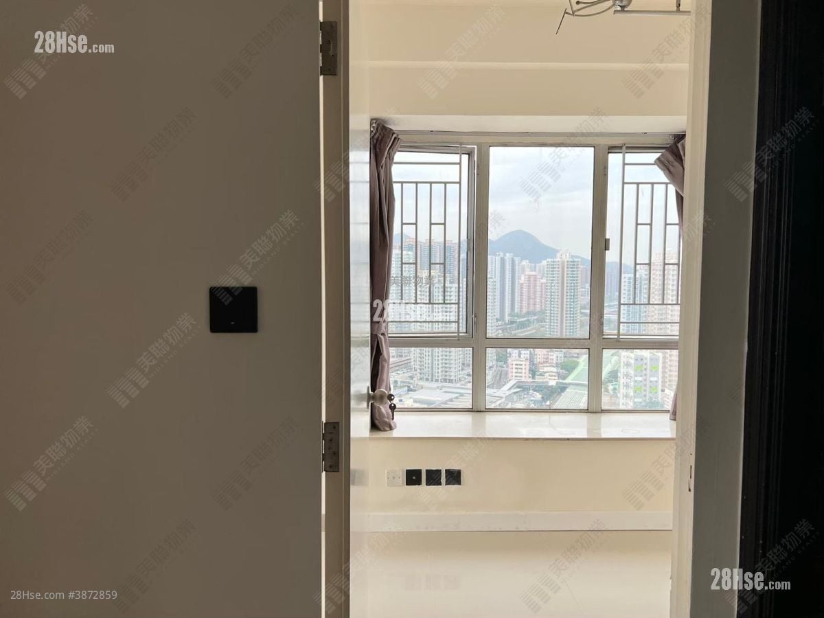 Tuen Mun Town Plaza Sell 2 Bedrooms , 1 Bathroom 326 ft²