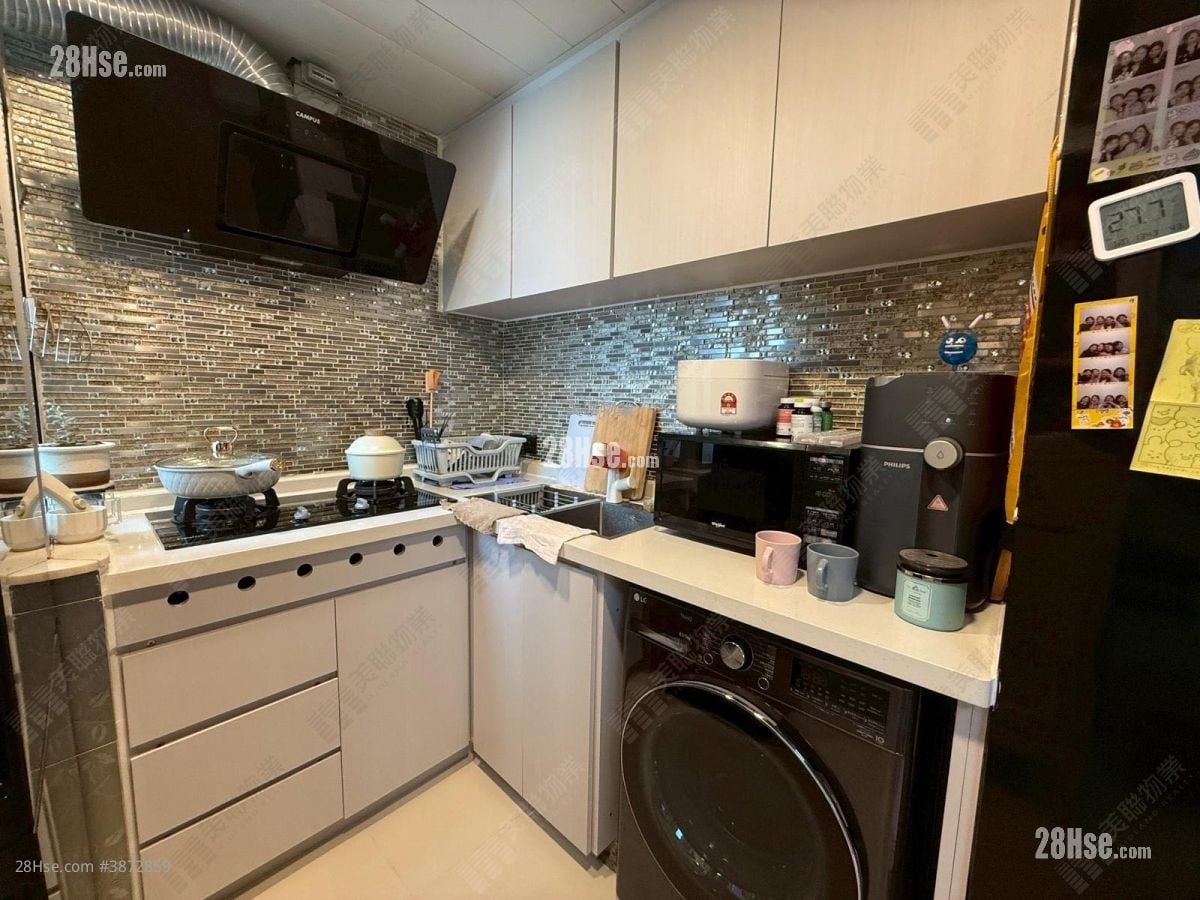 Tuen Mun Town Plaza Sell 2 Bedrooms , 1 Bathroom 326 ft²