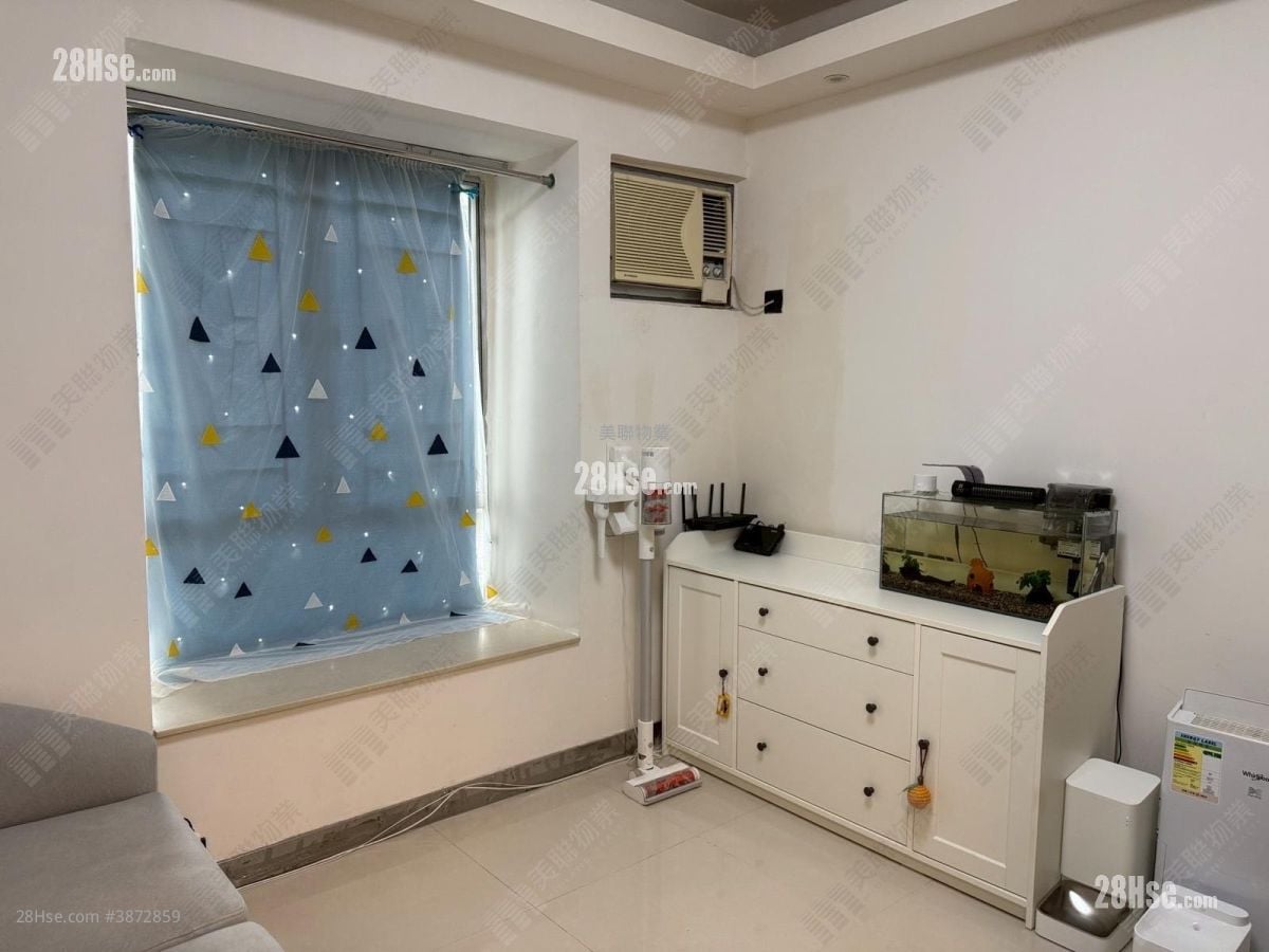 Tuen Mun Town Plaza Sell 2 Bedrooms , 1 Bathroom 326 ft²