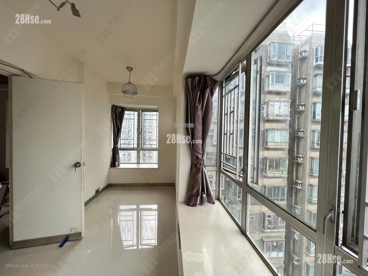 Tuen Mun Town Plaza Sell 2 Bedrooms , 1 Bathroom 326 ft²