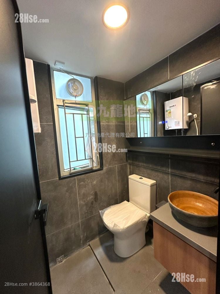 King Moon Heights Sell 2 Bedrooms , 1 Bathroom 309 ft²