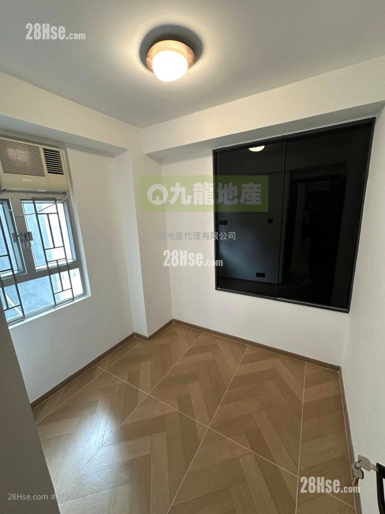 King Moon Heights Sell 2 Bedrooms , 1 Bathroom 309 ft²