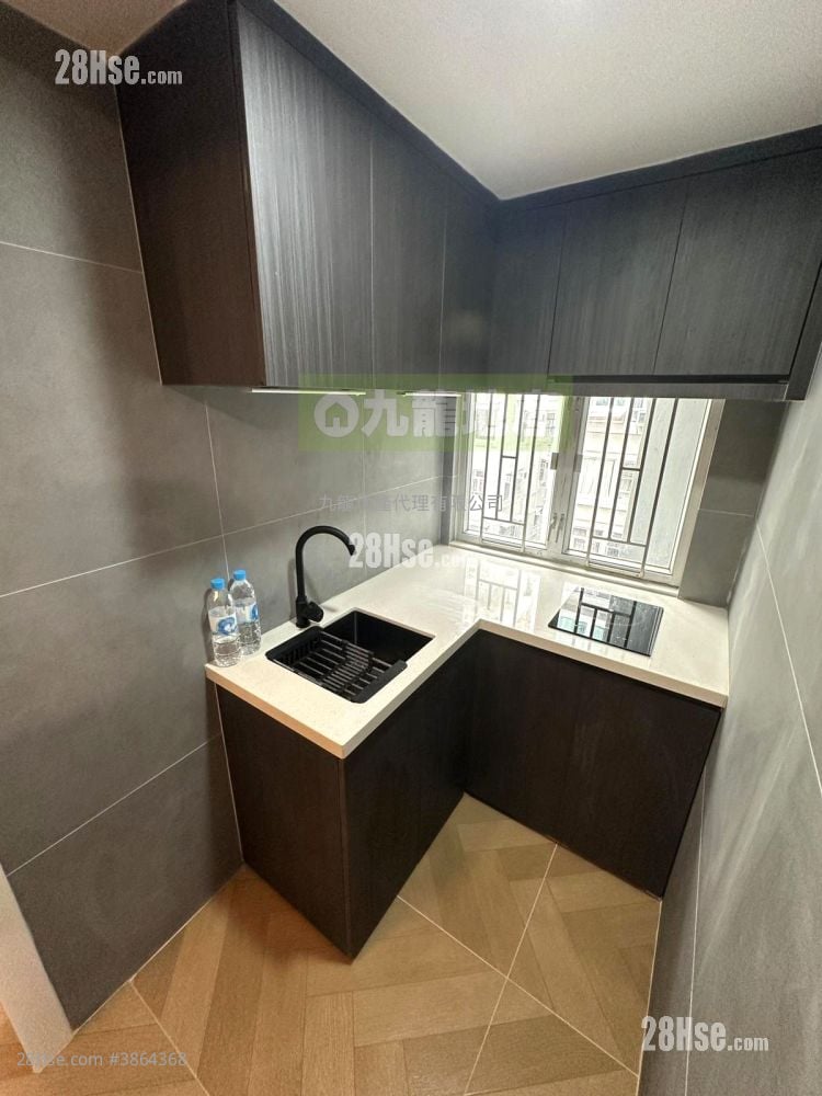 King Moon Heights Sell 2 Bedrooms , 1 Bathroom 309 ft²