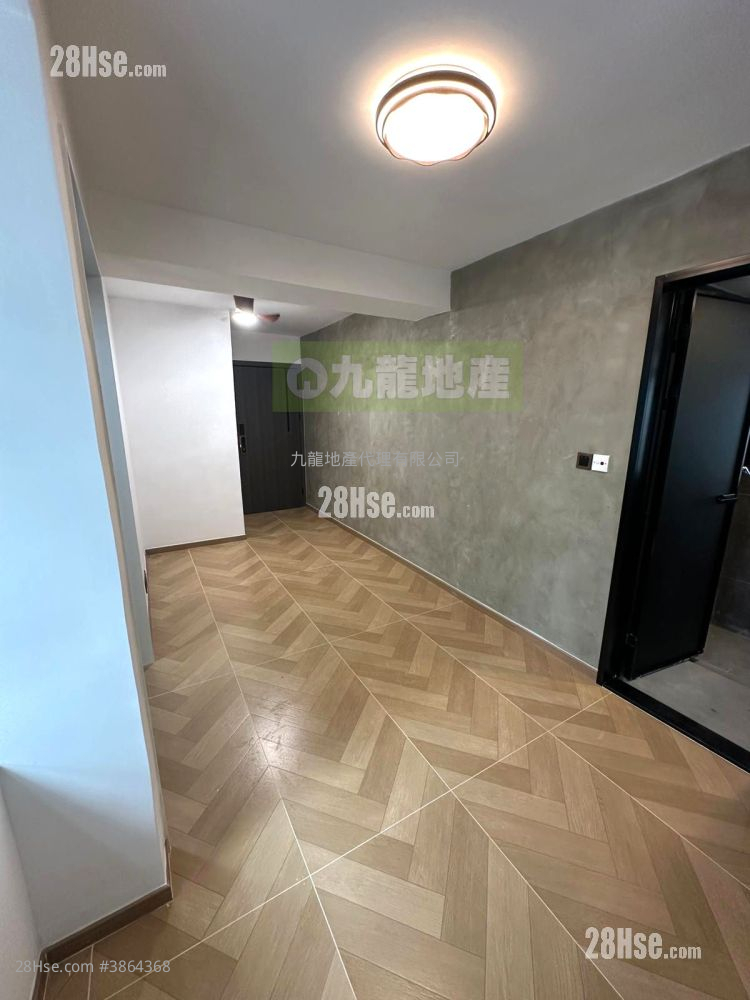 King Moon Heights Sell 2 Bedrooms , 1 Bathroom 309 ft²