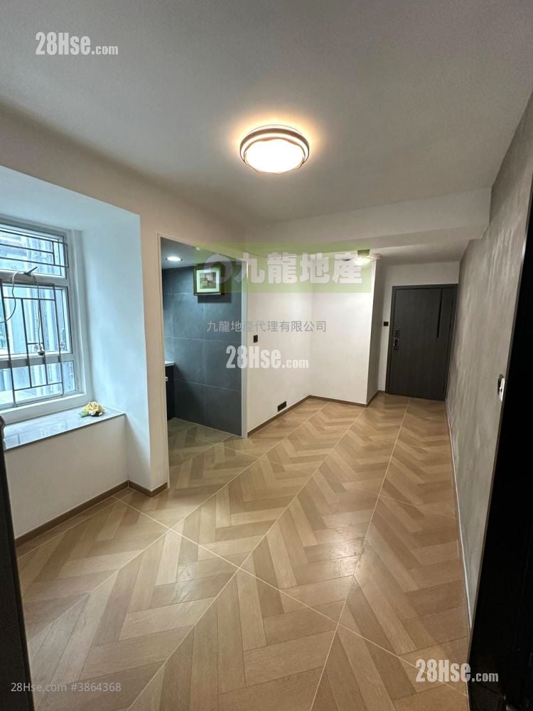 King Moon Heights Sell 2 Bedrooms , 1 Bathroom 309 ft²