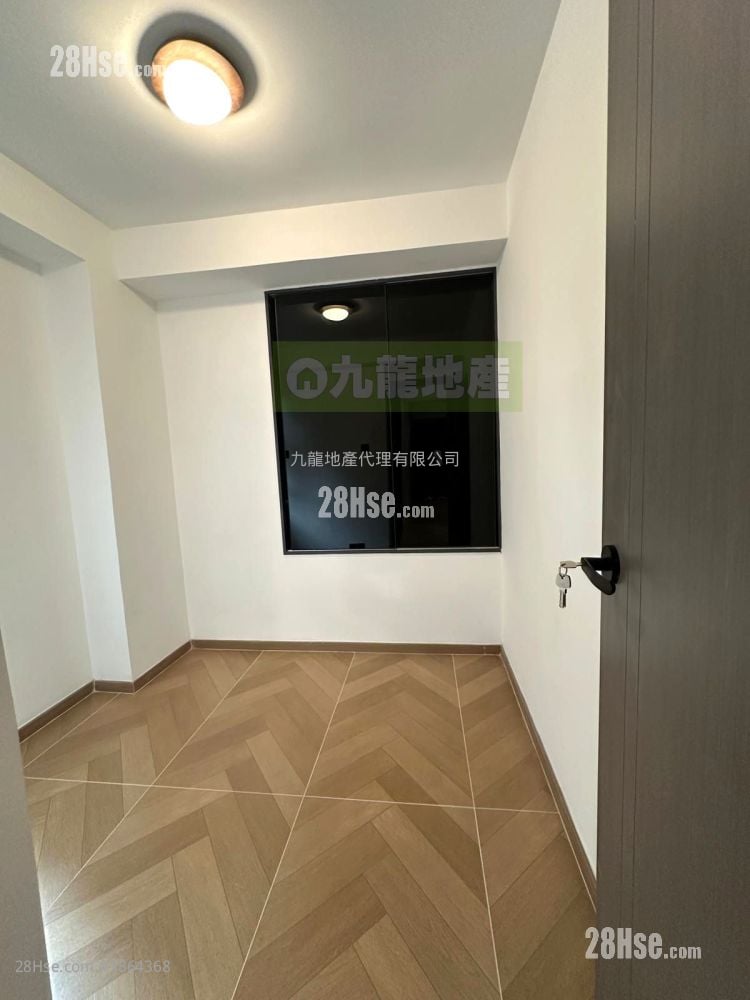 King Moon Heights Sell 2 Bedrooms , 1 Bathroom 309 ft²