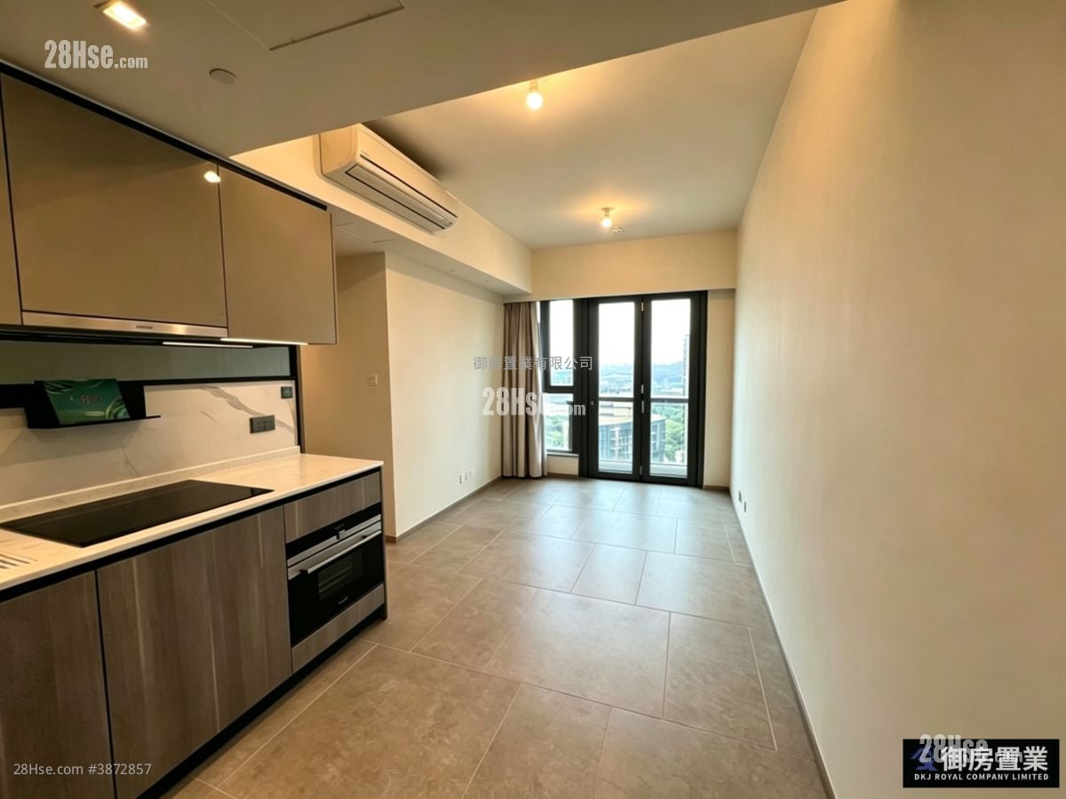 The Yoho Hub Rental 3 Bedrooms , 2 Bathrooms 534 ft²