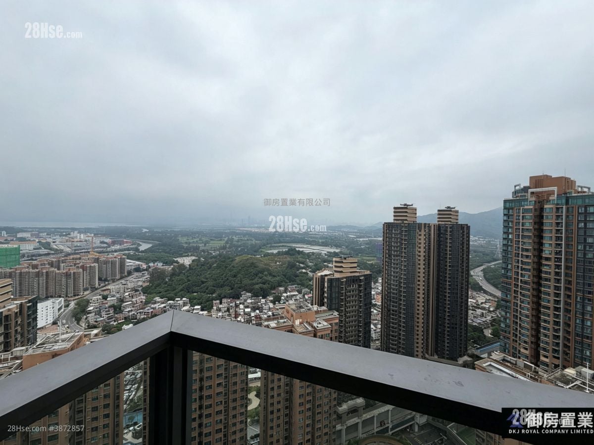 The Yoho Hub Rental 3 Bedrooms , 2 Bathrooms 534 ft²