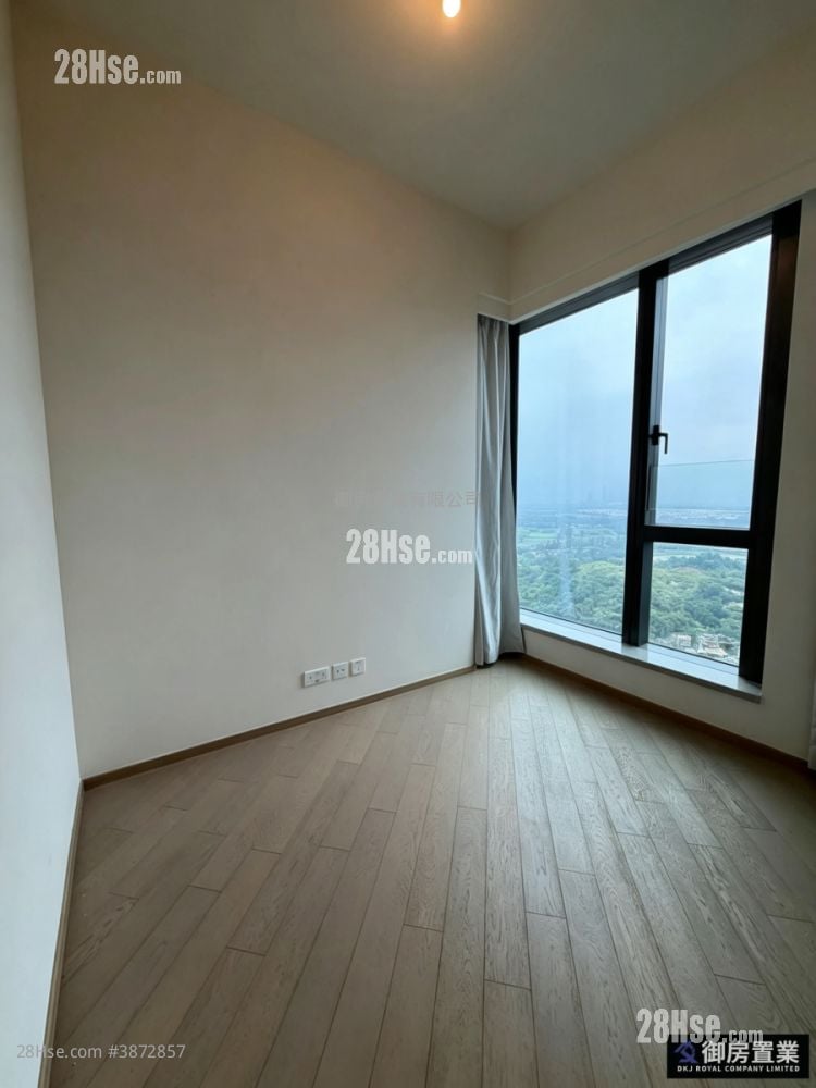 The Yoho Hub Rental 3 Bedrooms , 2 Bathrooms 534 ft²