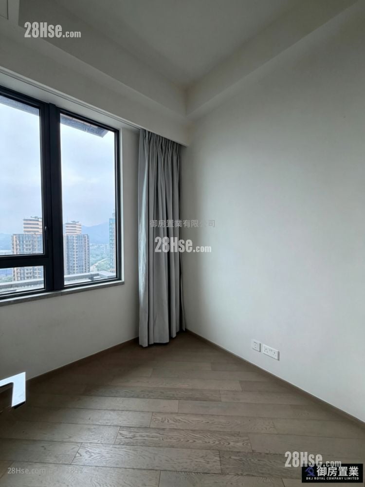 The Yoho Hub Rental 3 Bedrooms , 2 Bathrooms 534 ft²