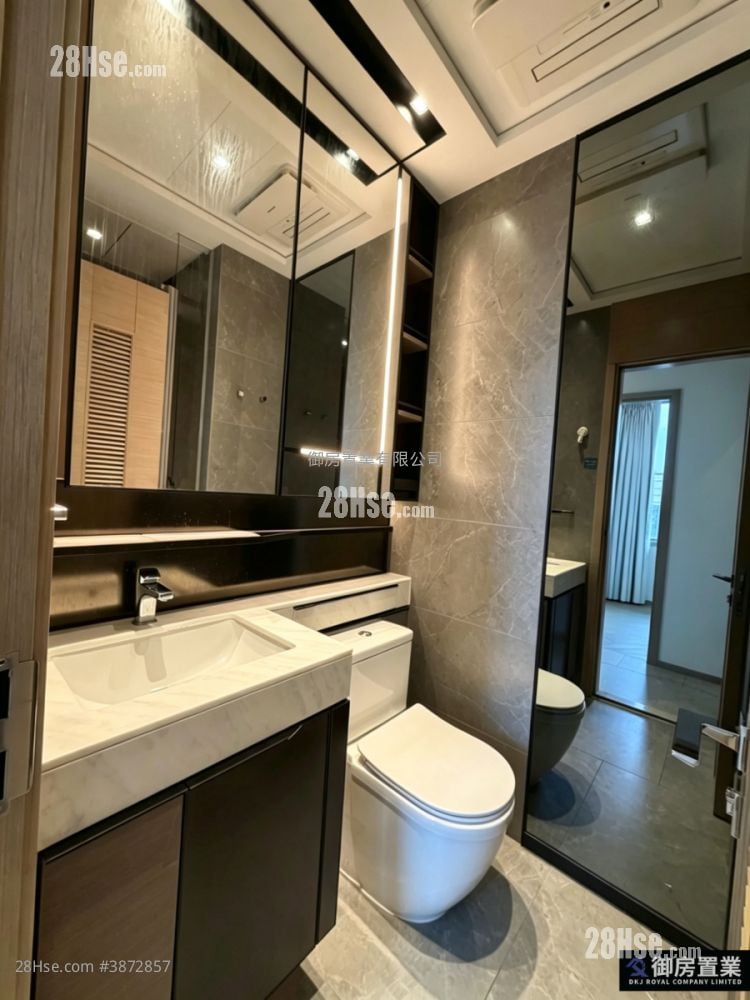 The Yoho Hub Rental 3 Bedrooms , 2 Bathrooms 534 ft²