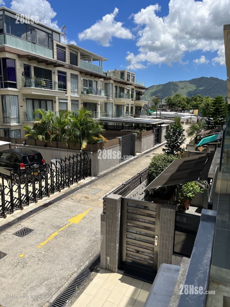 Sky Blue Sell 4 Bedrooms , 3 Bathrooms 1,700 ft²