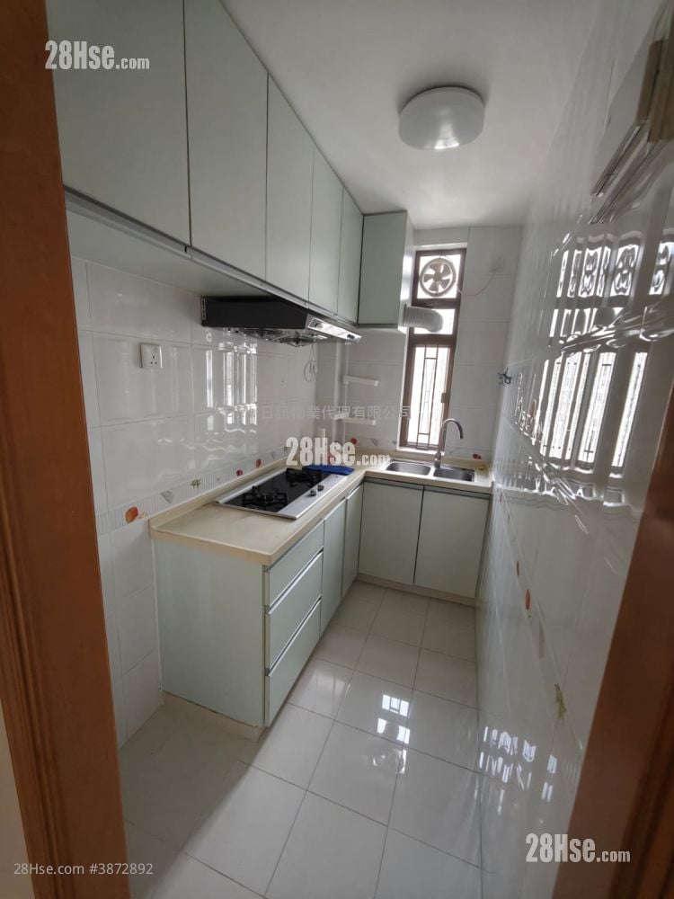 Luk Yeung Sun Chuen Rental 2 Bedrooms , 1 Bathroom 451 ft²