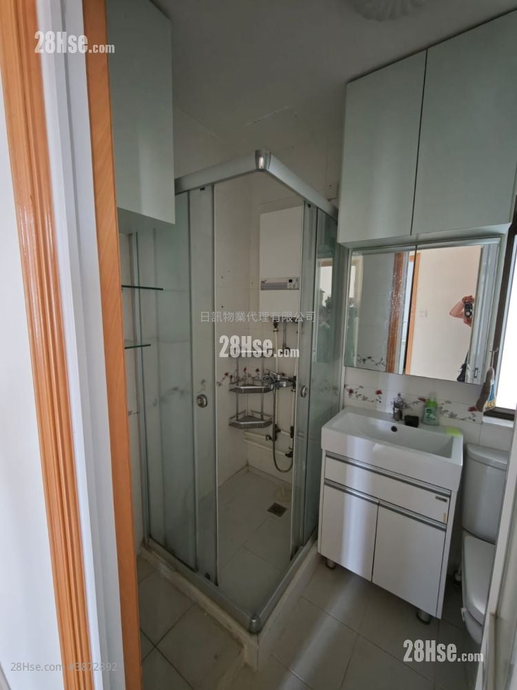 Luk Yeung Sun Chuen Rental 2 Bedrooms , 1 Bathroom 451 ft²