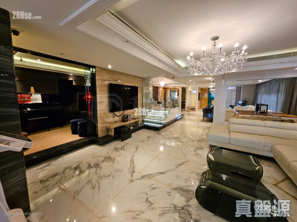 Silver Crest Sell 5+ Bedrooms , 4 Bathrooms 3,256 ft²