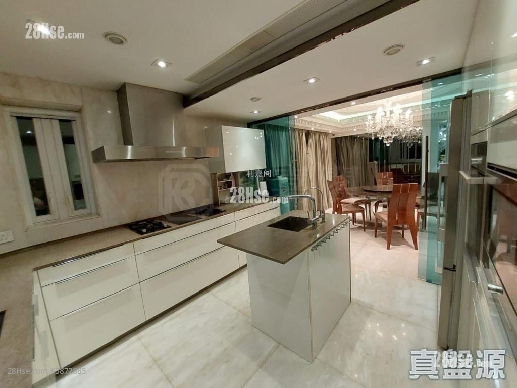 Silver Crest Sell 5+ Bedrooms , 4 Bathrooms 3,256 ft²